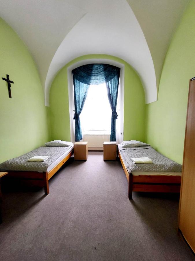 Diecezjalny Dom Formacyjny Apartment Nysa Exterior photo