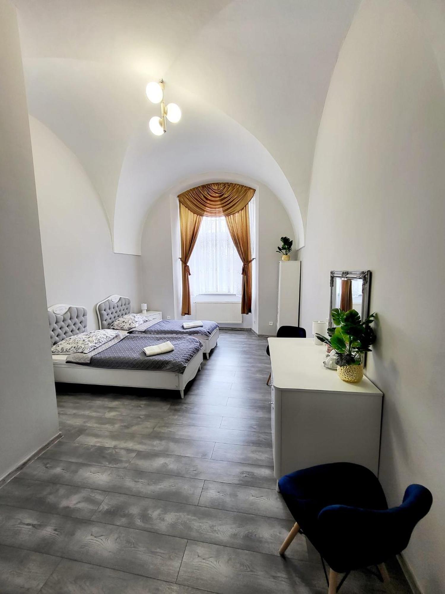 Diecezjalny Dom Formacyjny Apartment Nysa Exterior photo