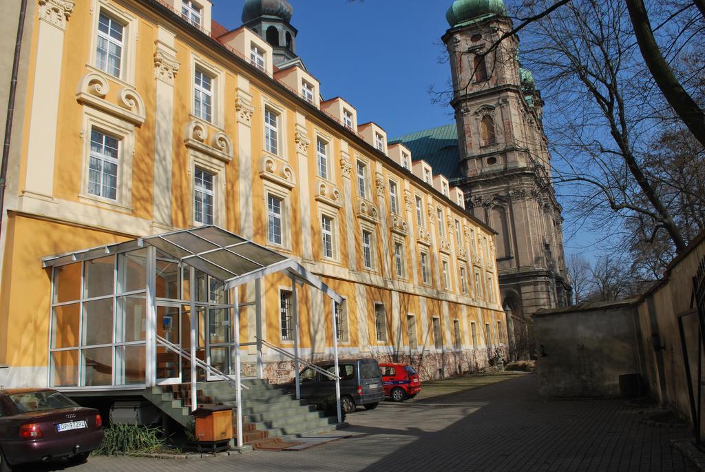 Diecezjalny Dom Formacyjny Apartment Nysa Exterior photo