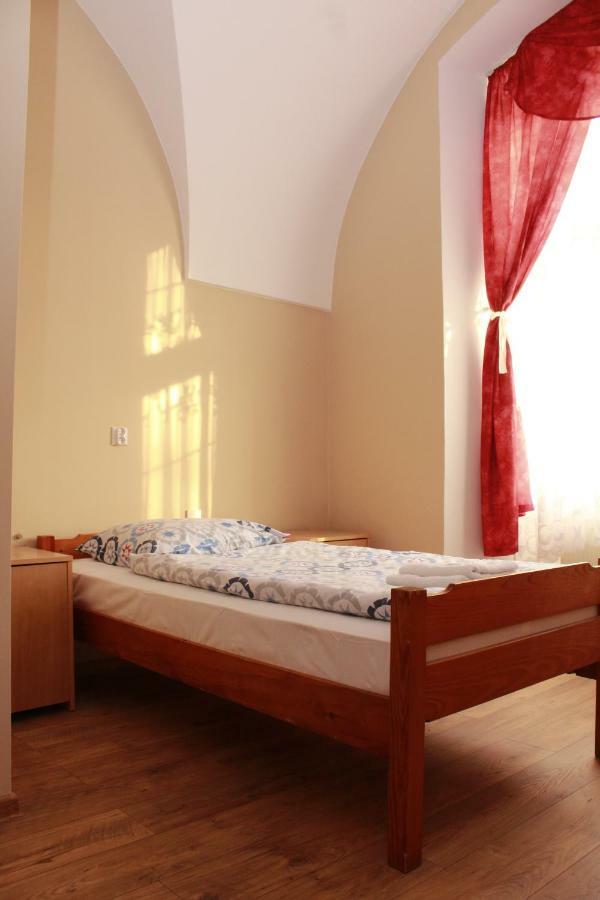 Diecezjalny Dom Formacyjny Apartment Nysa Exterior photo